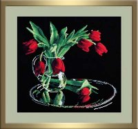 318-Овен "Тюльпаны на черном" 35x32 см